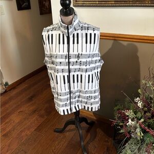 Musical Note Patterned Black and White Vest
